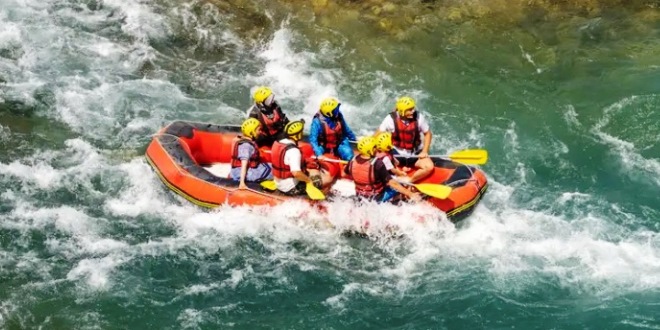 Tips Persiapan Arung Jeram, Siap Siap Bertualang di Sungai yang Penuh Tantangan