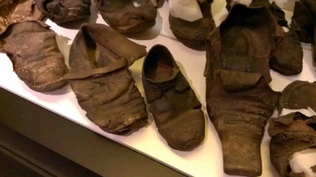Sejarah Sepatu